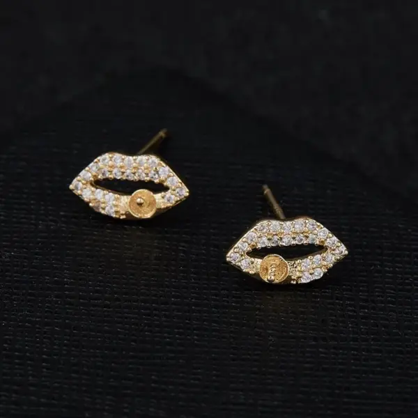 Wholesale Lips Stud Earrings For Women Copper With Zircon Inlay Bezel Setting Electroplated Gold 925 Sterling Silver Posts