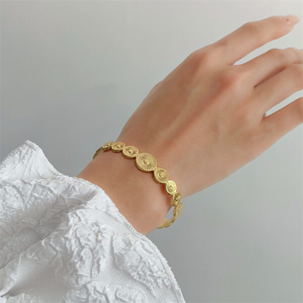 oly-0ae20ec082956f606be69243ddc61d55 Wholesale Simple Snake-shaped Titanium Steel Bracelet Personalized Fashion Retro Niche Stainless Steel Opening Bracelet for Women