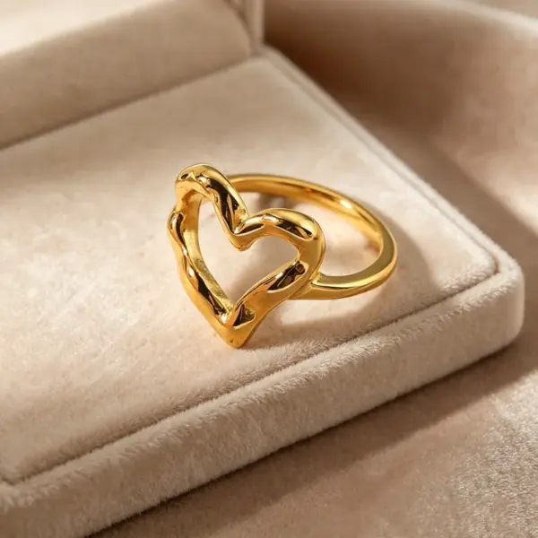 Wholesale Unisex Heart Shape Ring In 316 Stainless Steel With 18K Real Gold Plated PVD Coated Hypoallergenic Finish