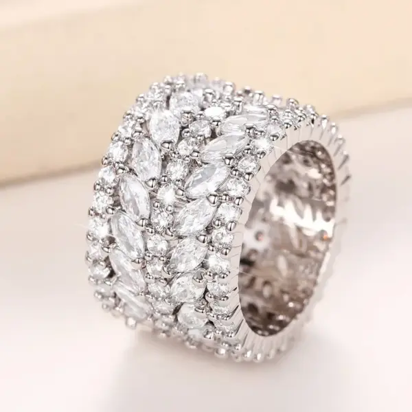 Wholesale Geometric Claw Setting Ring For Women In Copper With White K Water Plating And Zircon Inlay