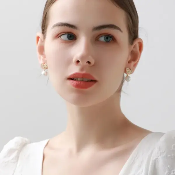 Wholesale Butterfly Stud Earrings For Women With 925 Sterling Silver Posts, Copper Base, And Zircon Inlay, Electroplated Gold Finish