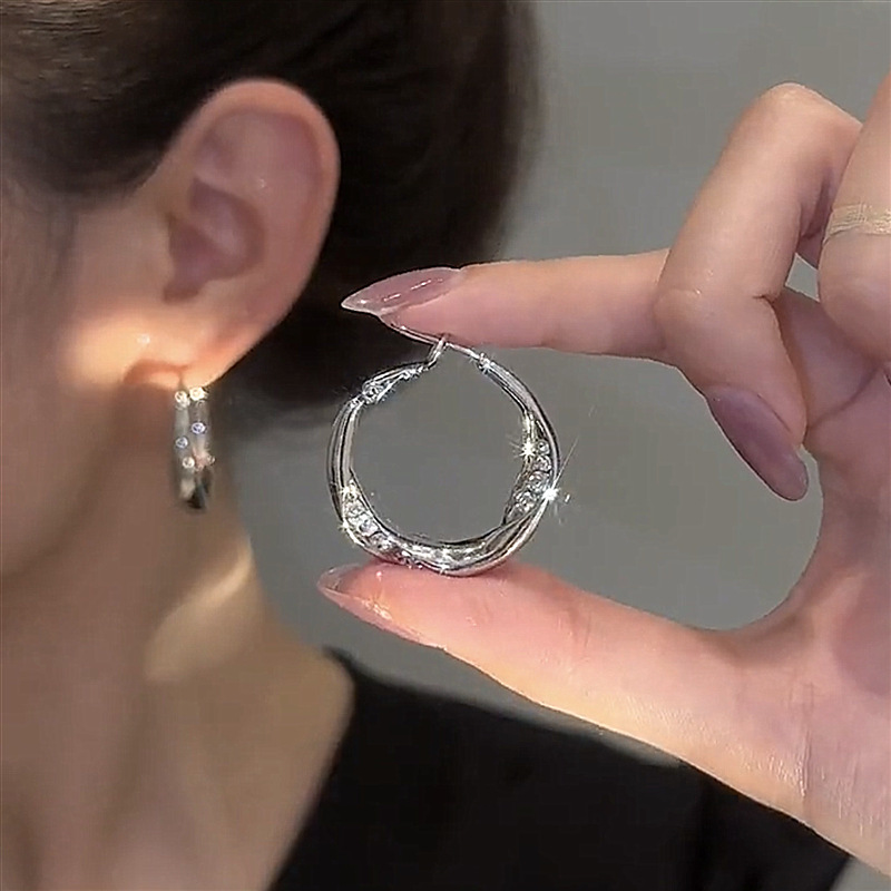 Wholesale S925 Silver Needle High-grade Earrings with Diamond Metal Ring Silver Needle Earrings Simple Fashionable All-match Design Earrings for Women