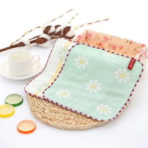 Small green flower / 25*25 square towel