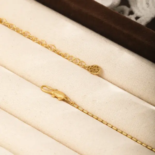 Wholesale Elephant Beading Necklace For Women With 18K Real Gold Plated Copper And Electroplated Box Chain