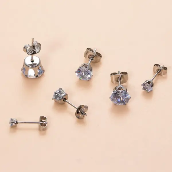 Wholesale 1 Piece Ear Cartilage Rings & Studs Simple Style Classic Style Geometric Round 316L Stainless Steel Waterproof Non Tarnish Surgical Steel Zircon