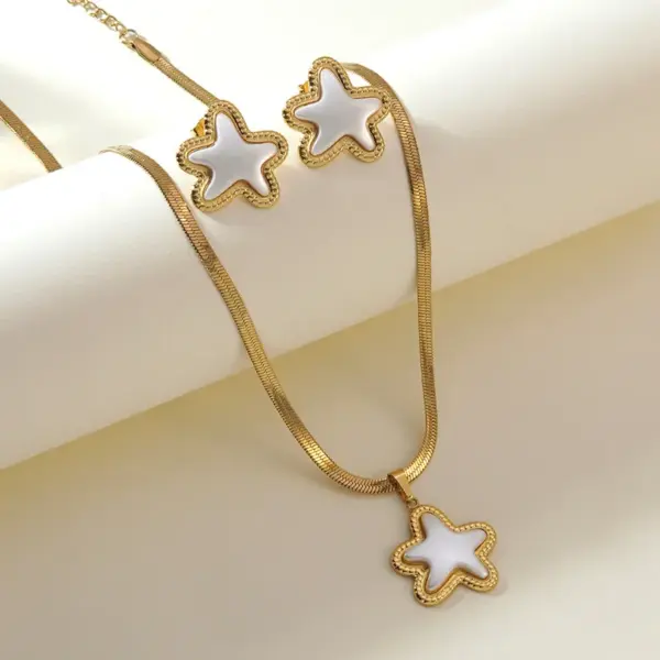 Wholesale Heart Shape Necklace With Electroplated Finish Featuring Snake Chain, 1 Set Jewelry Set