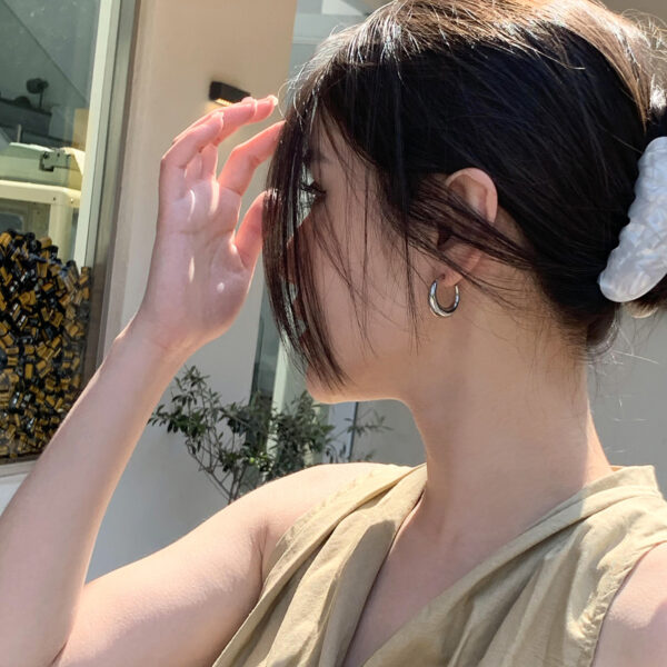 Wholesale Super texture glossy cold style metal circle earrings silver needle earrings female s925 silver earrings