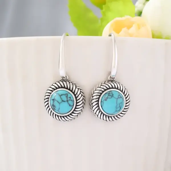 Wholesale 1 Pair Casual Elegant Glam Round Oval Owl Copper Zircon Electroplated Women's Ear Studs