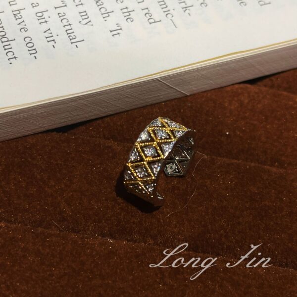Wholesale Brati vintage court style copper Italian brushed ring with diamond-encrusted four-leaf clover design