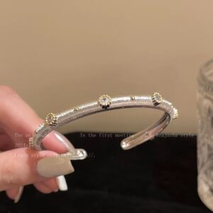 Silver brushed bracelet