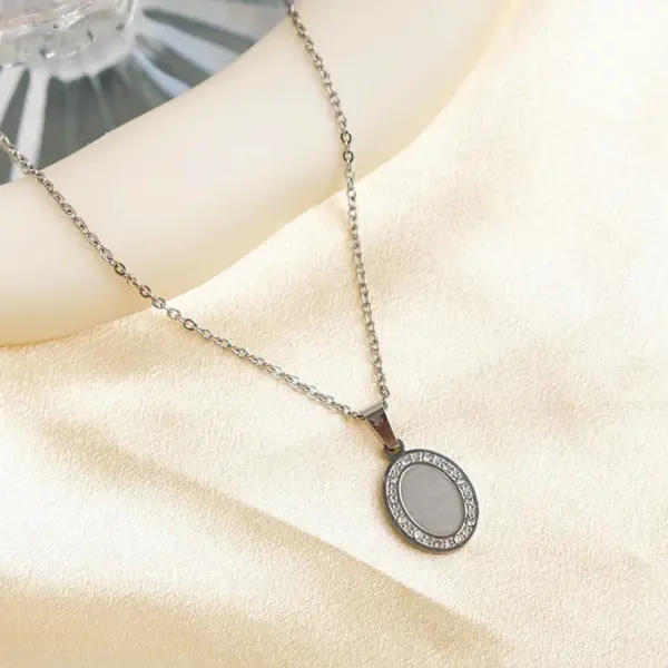 Wholesale 304 Stainless Steel Simple Zircon Point Drill Oval Single Pendant Necklace Waterproof Non-Fading Unisex Cable Chain