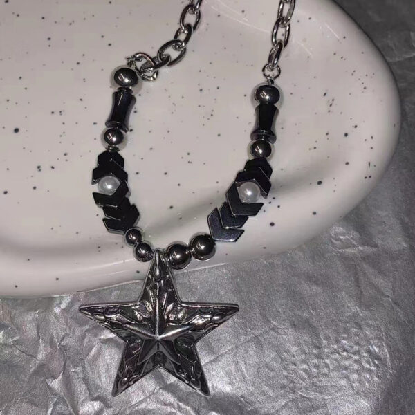 Wholesale Y2g heavy industry beaded star necklace female titanium steel Asian culture girl sweet cool punk style niche necklace fashion