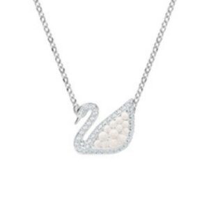Small pearl swan necklace