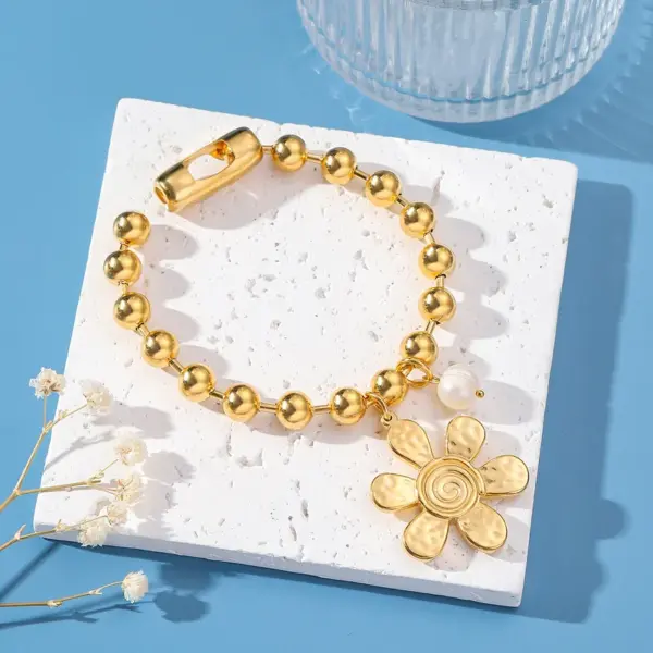 Wholesale PVD Coated Real Gold Plated 24K 18K Gold Flower 304 Stainless Steel Sweet Classic Style Waterproof Non Tarnish Bracelets