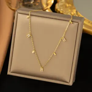 【QYH174】Square Crystal Necklace / Gold