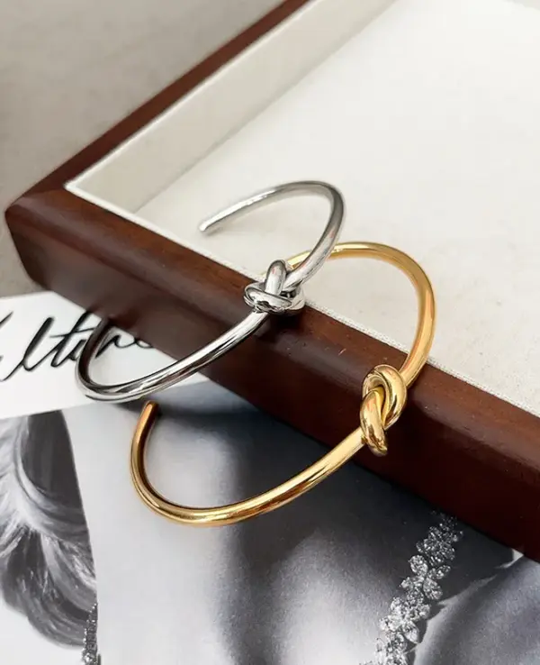 Wholesale 18K Gold Plated 304 Stainless Steel Solid Color Knot Bangle