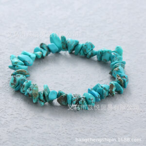 Turquoise (synthetic material) / Bracelet circumference is about 18cm
