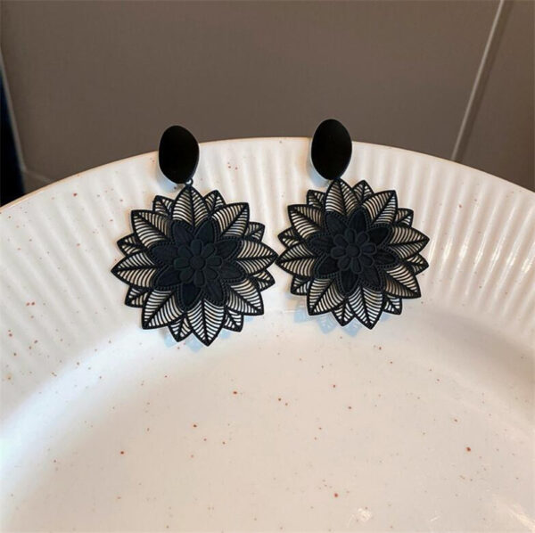 Wholesale South Korea Exaggerated Mori Style Black Flower Earrings Super Fairy Girl Elegant Internet Celebrity Earrings for Women