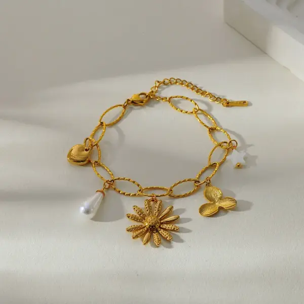 Wholesale Popular Style New Chinese Style 18K Gold Stainless Steel SUNFLOWER Butterfly Small Pendant Bracelet Elegant High-Grade Bracelet