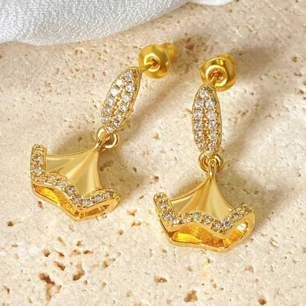 Wholesale 1 Pair IG Style Novelty Ginkgo Leaf Three-dimensional Inlay Copper Zircon Drop Earrings