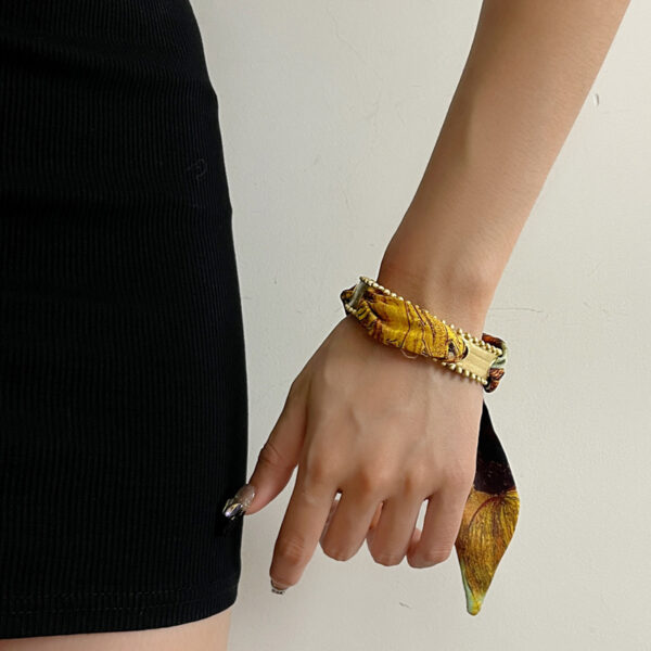Wholesale Retro vintage Style Golden Light Luxury Silk Scarf Open Wide Bracelet Niche Exaggerated High-end Bracelet
