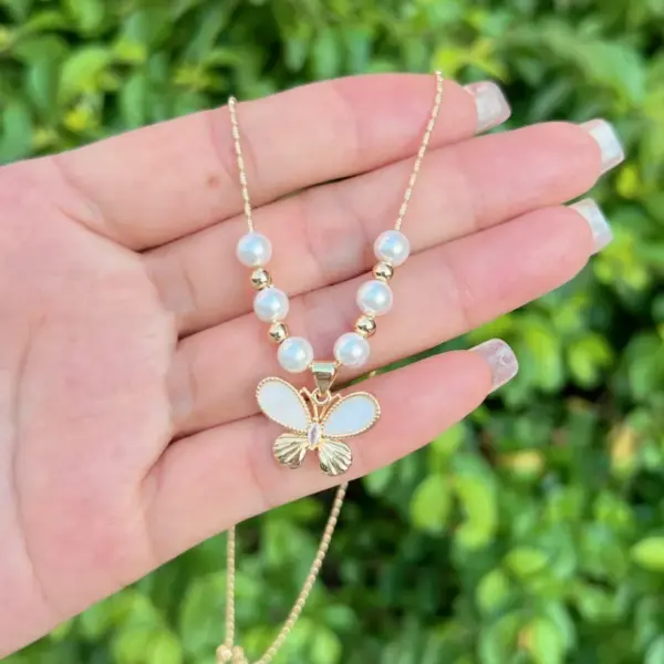 Wholesale Jewelry Elegant Lady Romantic Heart Shape Butterfly Shell Copper Pendant Necklace