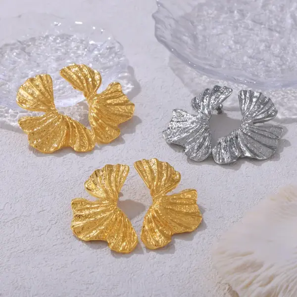 Wholesale PVD Coated Real Gold Plated 18K Gold Petal 304 Stainless Steel Simple Style Waterproof Non Tarnish Ear Studs