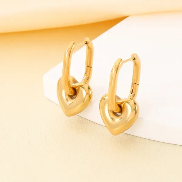 Wholesale Sweet Cool Minimalist Style 18K Gold Plated 304 Stainless Steel Vacuum Electroplated (In Furnace) Hollow Heart 3D Earrings For Women