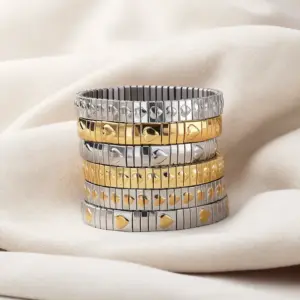 Wholesale Elastic Stainless Steel Heart Shaped Bracelet For Women Casual Everyday Selfie Gold And Silver Color Elegant Classic Style