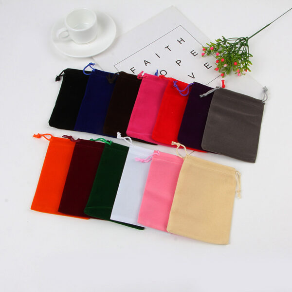 Wholesale Factory direct black flannel bag drawstring jewelry jewelry storage bag headset gift bag flannel bag