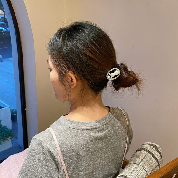 Wholesale Designer hair band Korean style French jewelry pearl headdress metal hair rope hair accessories niche light luxury hair rope