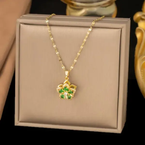 Wholesale Women’s Flowers Inlay Necklace With Artificial Rhinestones, 18K Real Gold Plated Copper, Water Plating, Featuring Lip Chain