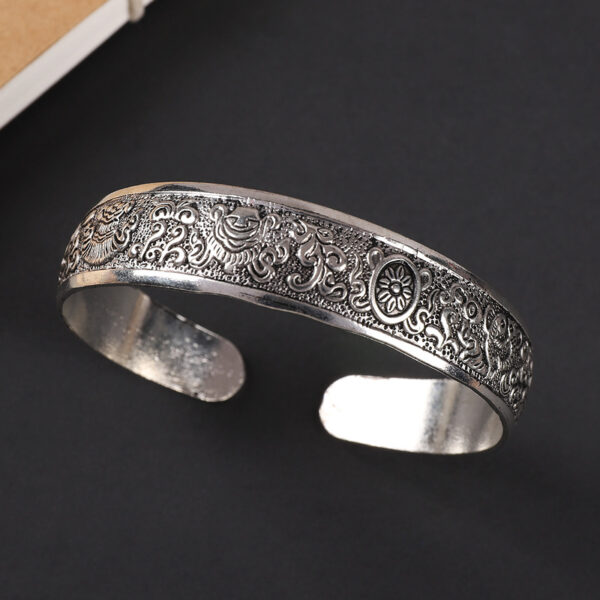oly-111a4dd1f66310bd80d5aa790c8e6b2a Wholesale Handmade Miao silver distressed bracelet female ethnic style retro court carved ancient silver bracelet personality exotic bracelet