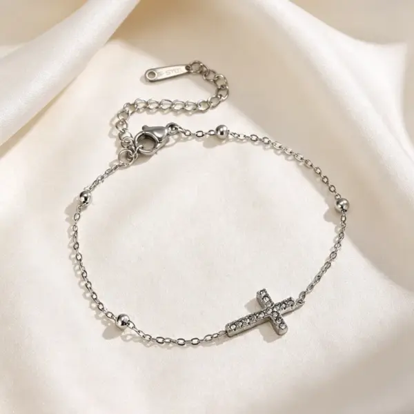 Wholesale Three-dimensional Geometric Bracelets For Women With 304 Stainless Steel Pendant And Glass Inlay Featuring O Chain