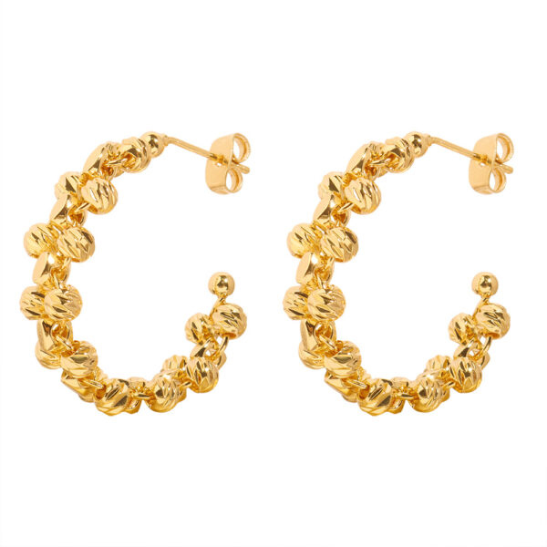 oly-11a929d532cc96152b468b3b9a43a34c Wholesale selling niche personalized jewelry round bead woven stitching design copper material C-type earrings