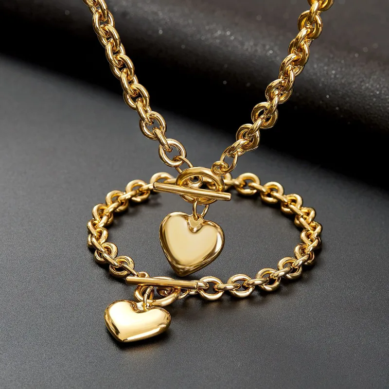 Wholesale 201 Stainless Steel 304 Stainless Steel Heart Shape Electroplating Stone-Free 18K Real Gold Plated Golden Plated Vacation Classic Style Cabl