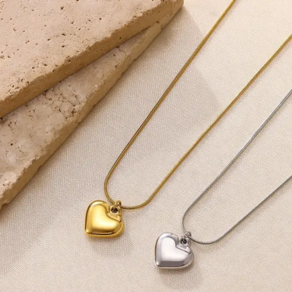 Wholesale 304 Stainless Steel Heart Shape PVD Coated Stone-Free 18K Real Gold Plated Affordable Luxury Style Gold Plated Pendant Necklace