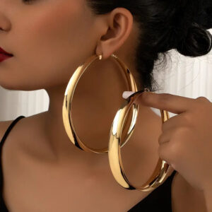 Wholesale golden circle shape plain ring flat earrings retro personality exaggerated simple design earrings