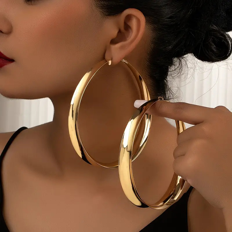 Wholesale Europe and the United States cross-border golden circle shape plain ring flat earrings retro personality exaggerated simple design earrings