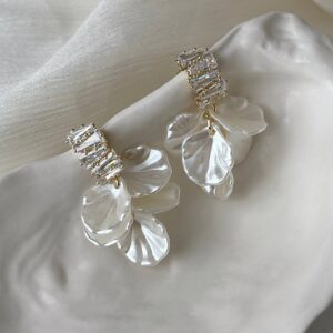 Wholesale Silver Needle Copper Micro-inlaid Zircon Petal Earrings Female Niche Design Sense Fashion Elegant Internet Celebrity Retro Flower Earrings