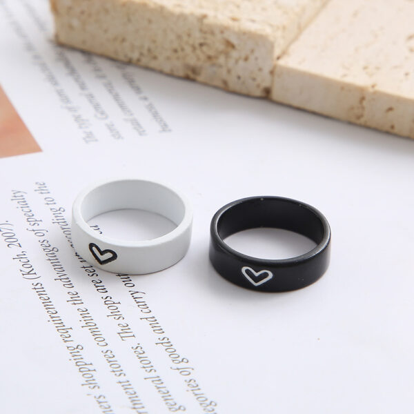 Wholesale minimalist couple rings, unisex matching rings, heart-shaped couple rings, Valentine's Day gift.