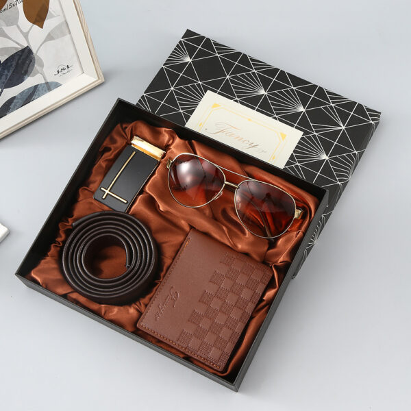 Wholesale  Advanced Gift Box Gift Men's Belt Summer Sunglasses Fashion Wallet Practical Father's Day suit