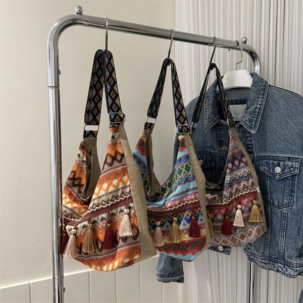 Wholesale Spring and Summer Ethnic Style Retro Large Capacity Women's Shoulder Bag Style Tassel Casual Crossbody Women's Bag