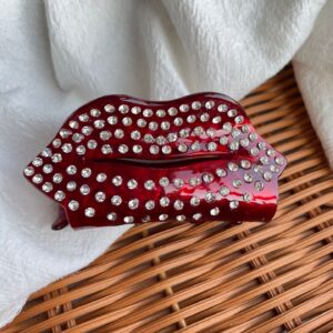 Red lips and diamond-encrusted large gripper burgundy (about 8cm)
