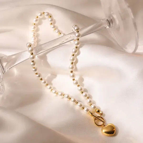 Wholesale PVD Coated Heart Shape 304 Stainless Steel Simple Style Commute Waterproof Non Tarnish 304 Stainless Steel Pendant Necklace