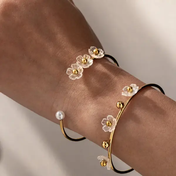 Wholesale Asymmetrical Round Bangle For Women, 304 Stainless Steel With 18K Gold Plated And PVD Coated Finish, Artificial Pearl Inlay
