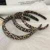 Wholesale Retro Leopard Print Sponge Hair Hoop Fashion All-match Headband Fashionable Out-of-the-way Pressed Hair Caps Hair Ring