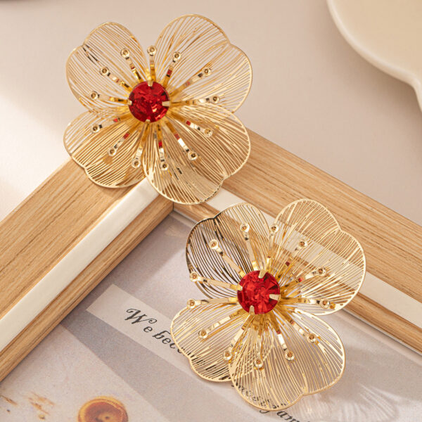 oly-1586cac0768a58876b1685c9266771cb Wholesale 1 Pes Retro High-end Retro Flower Earrings Daily Commute Valentine's Day Gift