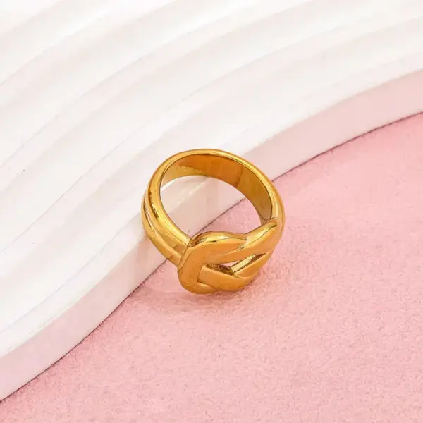 Wholesale Vintage Irregular Cross Knot 18K Gold Plated 304 Stainless Steel Vacuum Electroplated Waterproof Non-Fading Ring For Women