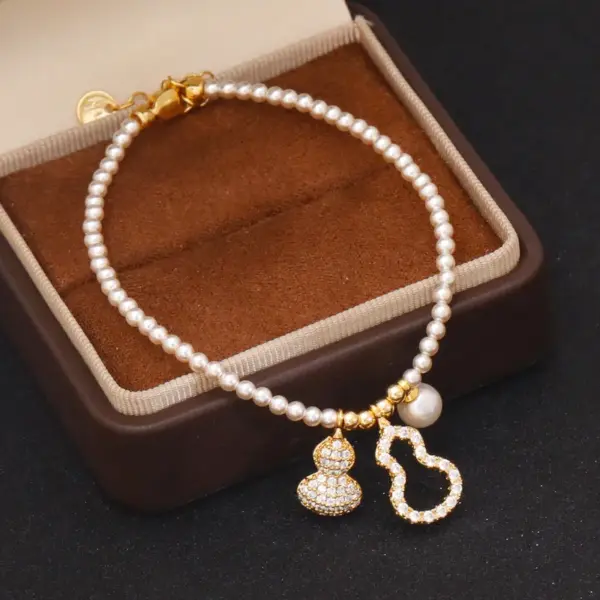 Wholesale Fashionable Luxury Pearl Bracelet Original Design Round Xiaomi Pearls Gourd Pendant Lucky Charm Safe Keeping Women's Bracelet